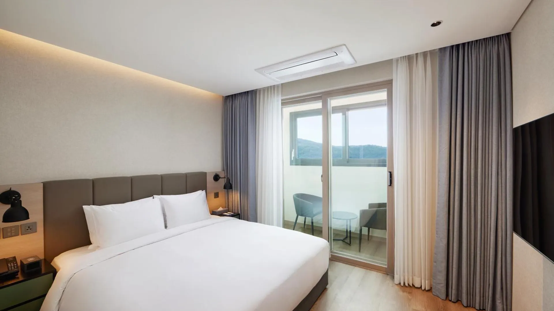 Citadines Connect Hari Busan 4*,